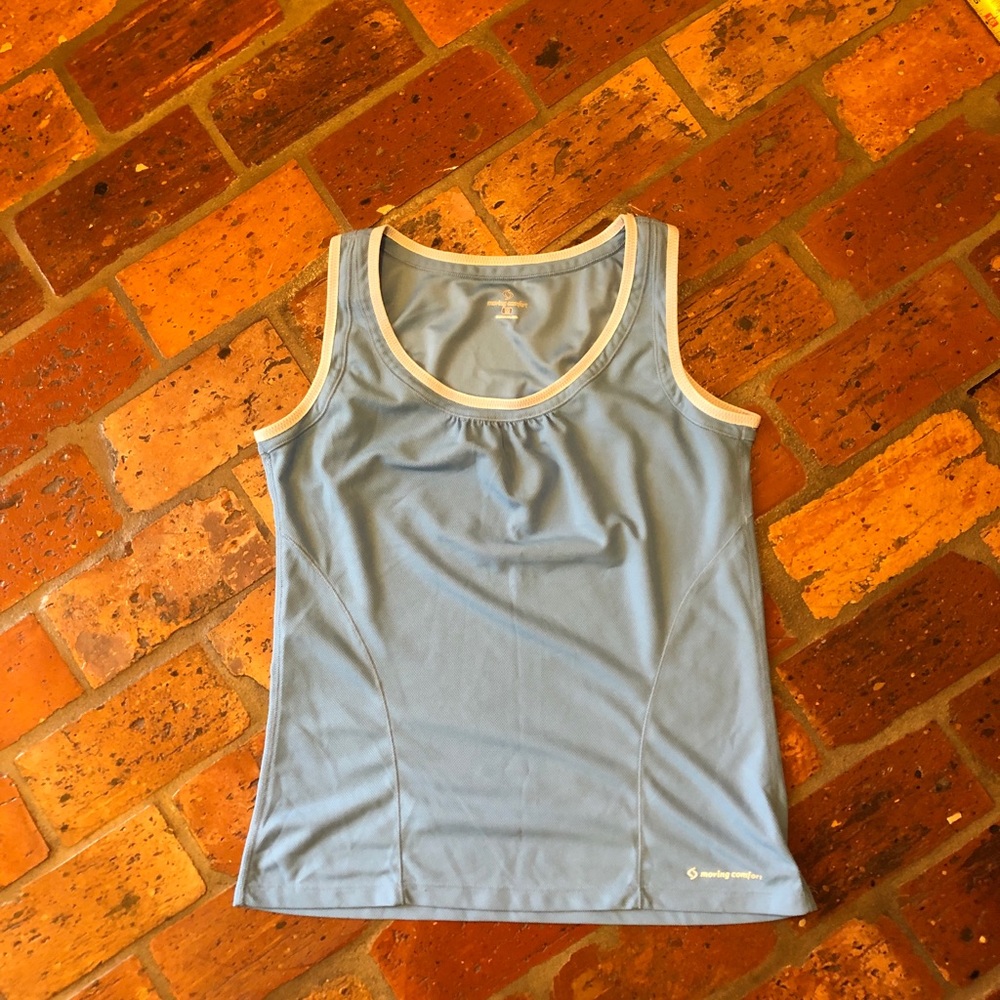 Moving comfort top